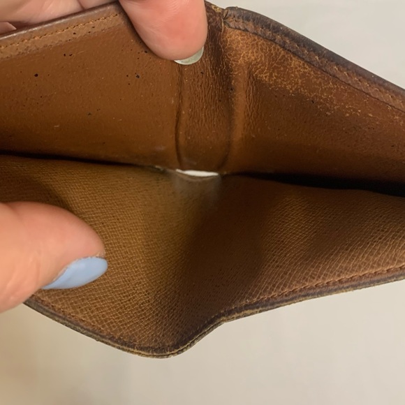 S O L D Louis Vuitton Bifold Monogram Wallet - Picture 15 of 17